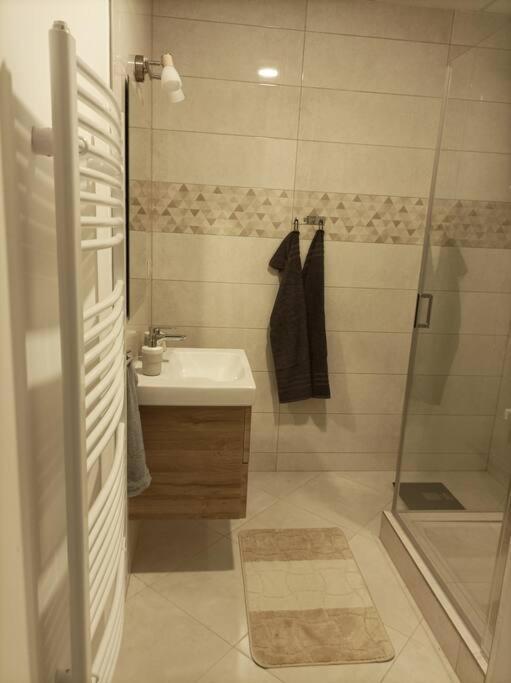 Stylovy Apartman Zemplinska Прешов Экстерьер фото